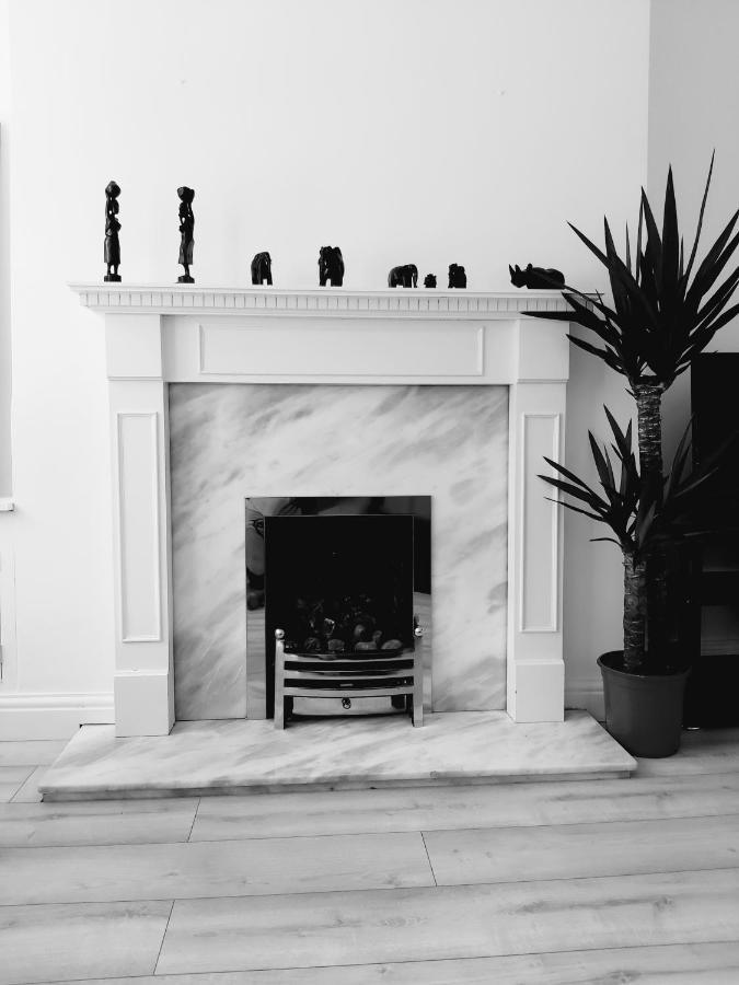 Gorgeous Stylish Cheri Victorian House In Manchester Villa Bagian luar foto